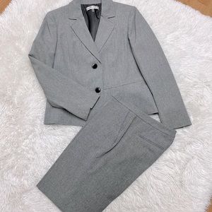 Kasper Two Piece Tweed Gray Suit size 6 pants,size 12 jacket